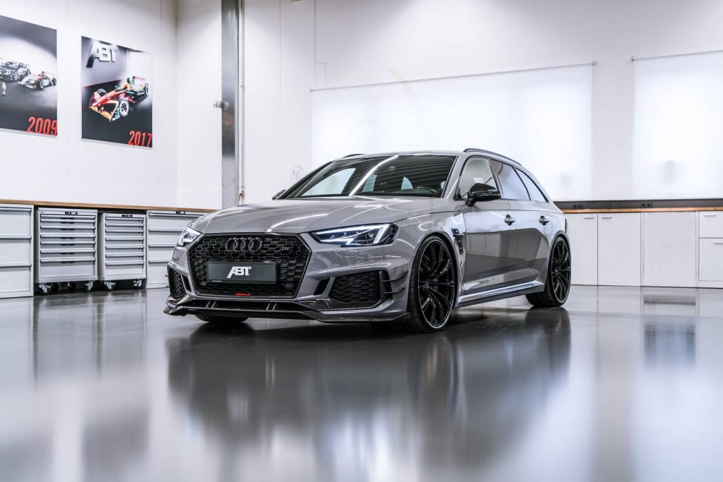 03_ABT_RS4-R_front