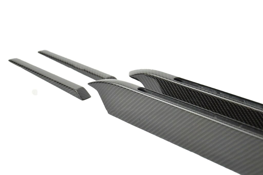 Aston-Martin-Rapide-Carbon-side-strakes-and-door-trims (3)