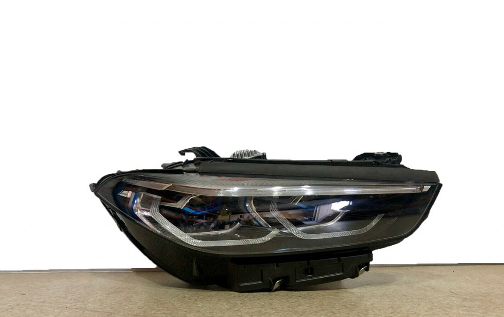 BMW-8 -15-RIGHT-VR-LASER-Headlight (6)