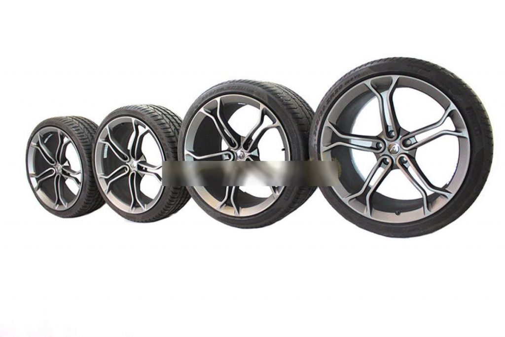 MCLAREN LIGHT WEIGHT STEALTH ALLOY WHEELS WITH DEMO TYRES (7)