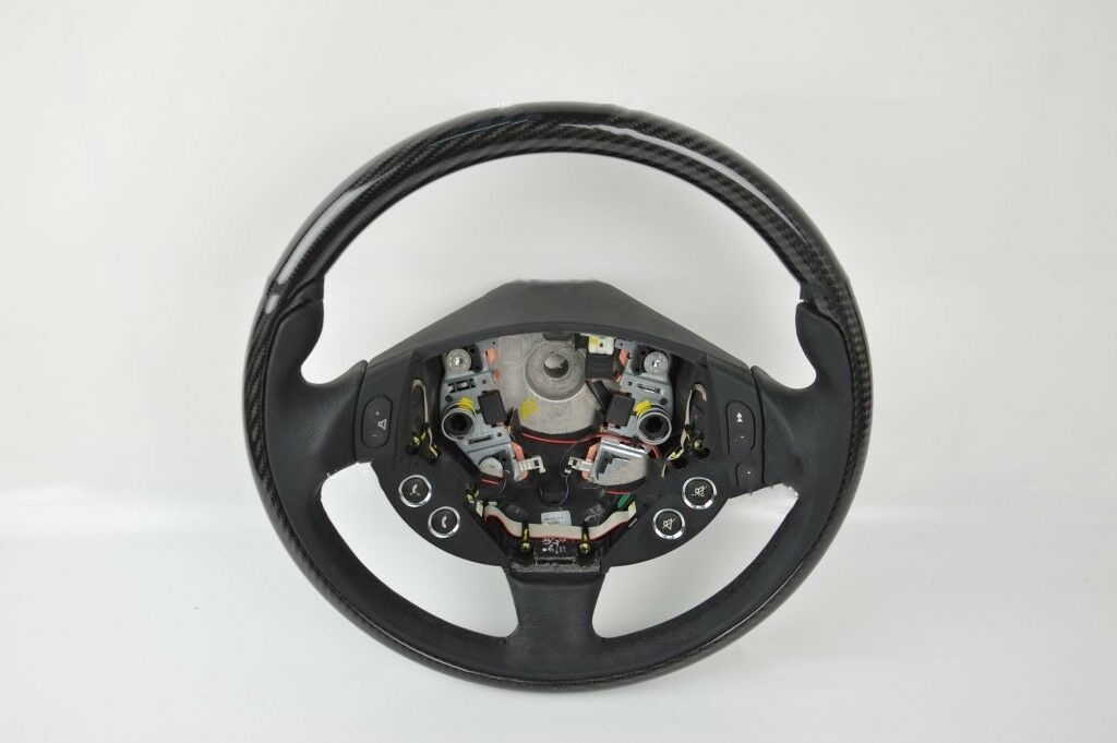 Maserati-Granturismo-MC-Stradale-NEW-Original-carbon-steering-wheel (1)