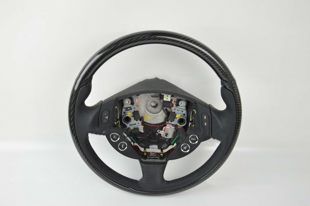 Maserati-Granturismo-MC-Stradale-NEW-Original-carbon-steering-wheel (6)