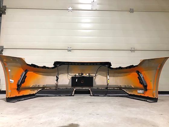 Porsche GT3 Rear bumper complete, OEM Part Orange color (4)