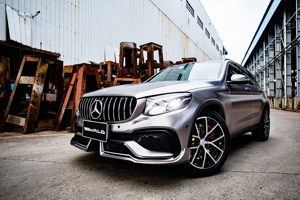 mercedes-glc-class-black-bison-tuned-by-wald-has-a-nose-implant_7