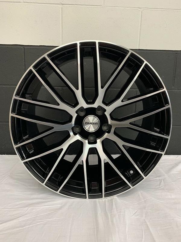 Single Riviera Wheel Black With Machined Face 22x10J