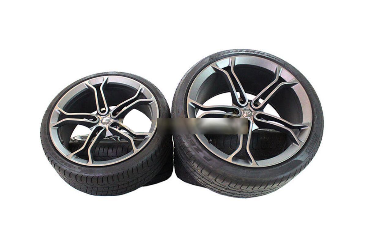 MCLAREN LIGHT WEIGHT STEALTH ALLOY WHEELS WITH DEMO TYRES